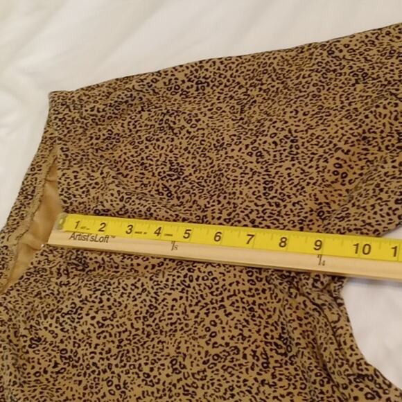 Old Navy Animal print size Medium leggings. - Picture 6 of 8